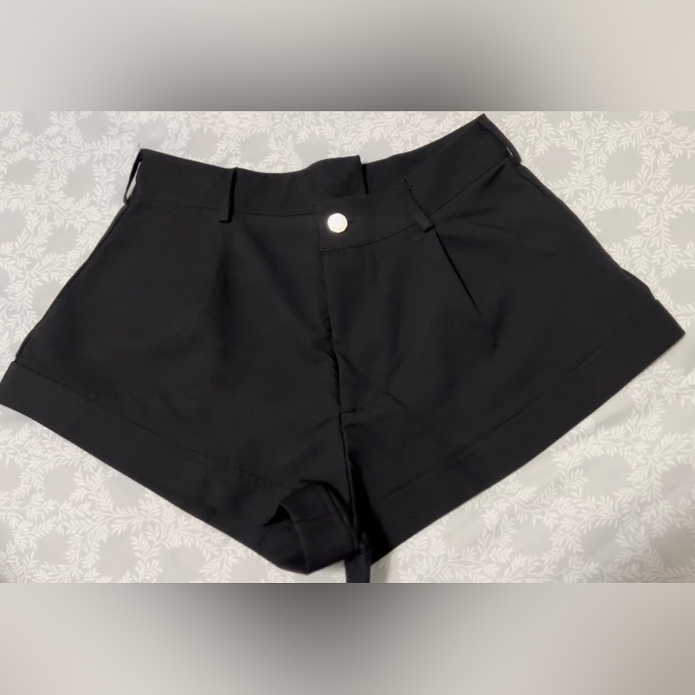 BLACK BELL SHORTS
